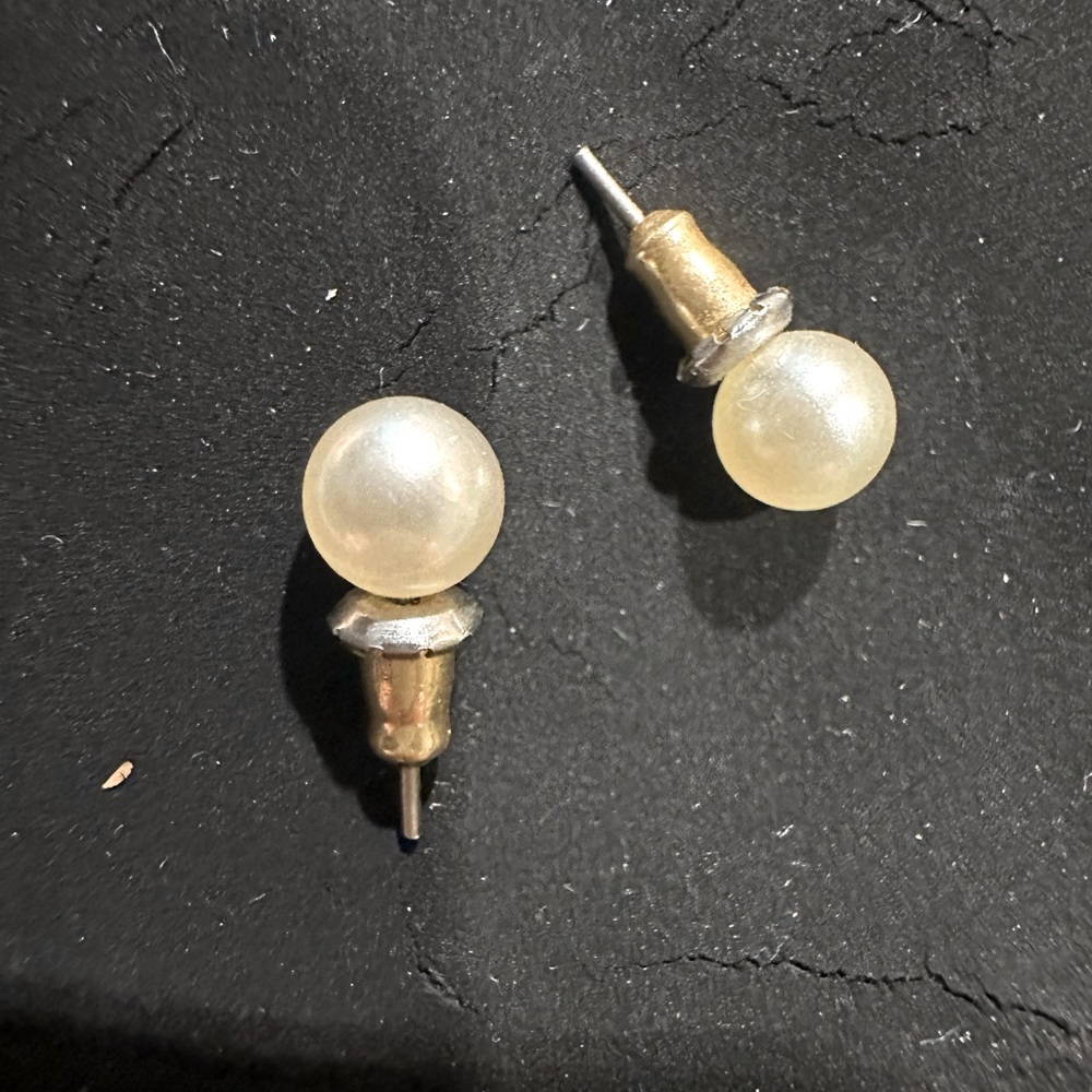 Pearl earrings